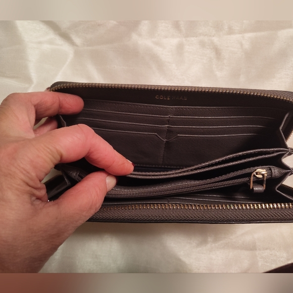 Cole Haan big size wallet - Picture 7 of 12